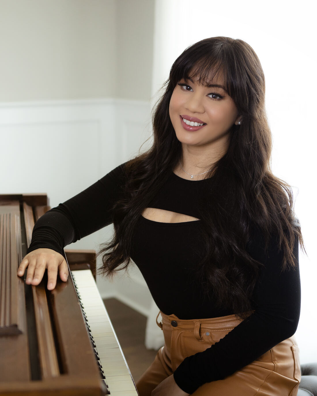Jerrica Alyssa at the piano